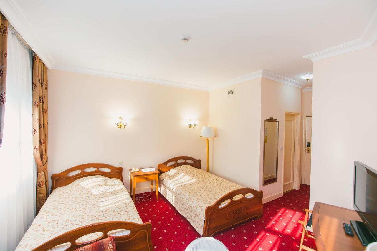 Hotel Акку à Astana Extérieur photo
