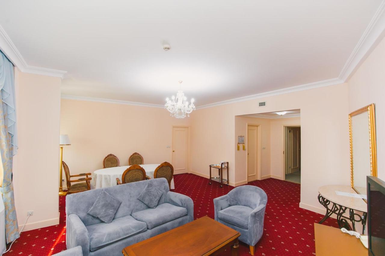 Hotel Акку à Astana Extérieur photo